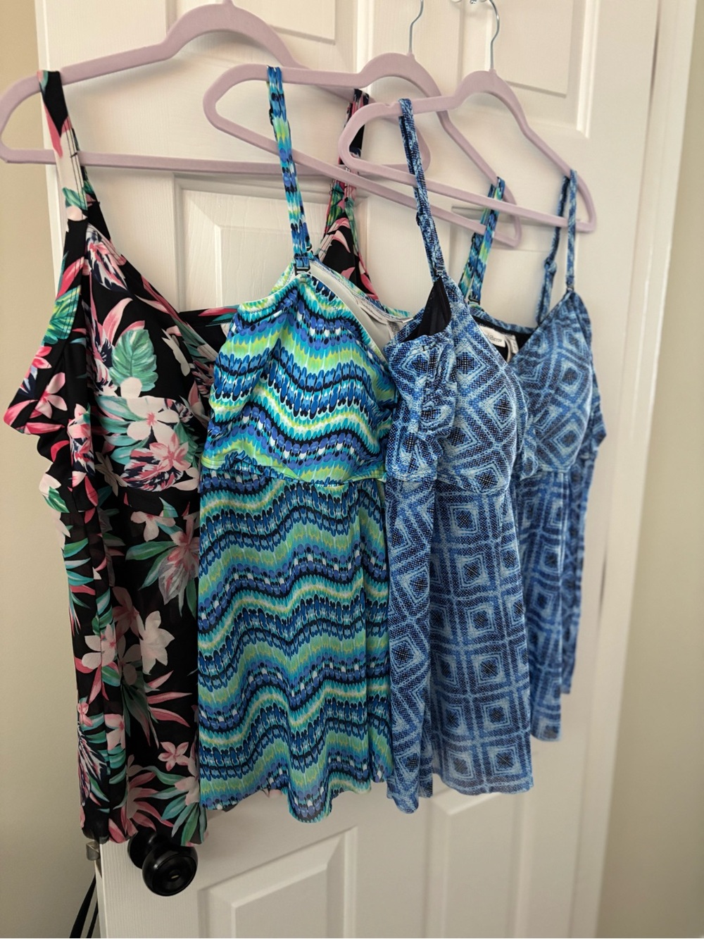 3 pack - Tankini swim top Women's Mixed